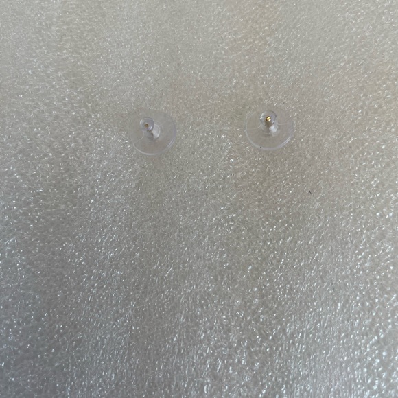 Costume Jewelry necklace and earring set - Picture 8 of 8